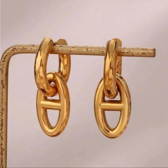 NEW GORGEOUS 18K GOLD HOOP EARRINGS - Picture 3 of 7